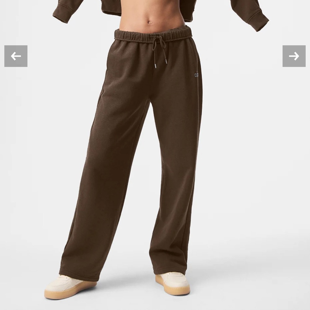 Alo Yoga: Accolate Straight Leg Sweatpant (Espresso)